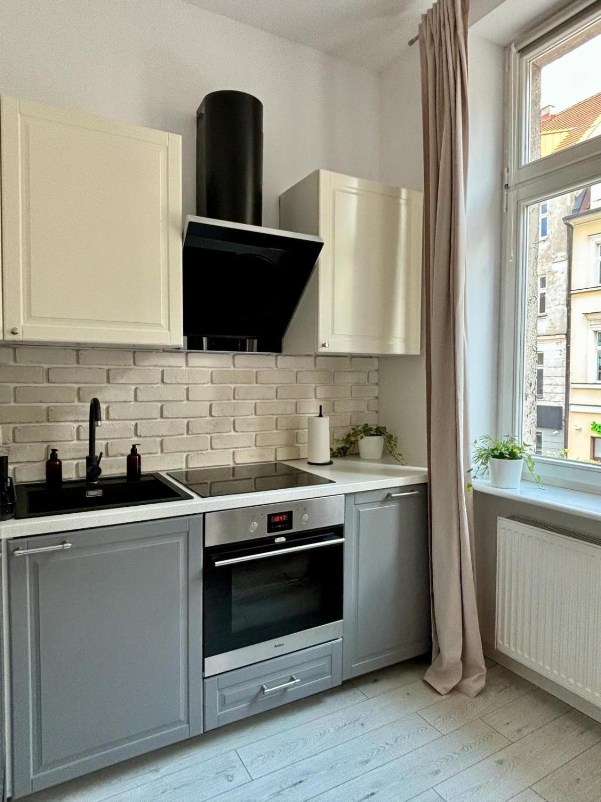 Klimatyczne Mieszkanie W Centrum Poznań Exterior foto